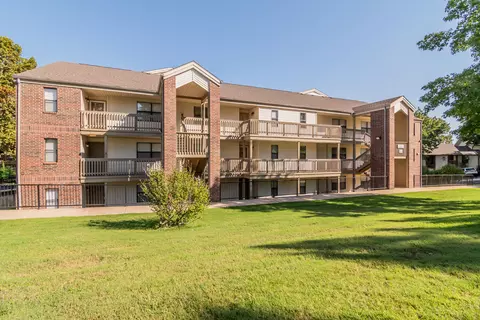 Exterior - 123 Bunker Ridge Dr #4, Branson, MO 65616 photo 3 of 9