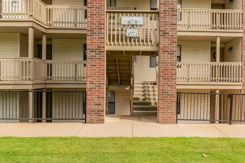 Exterior - 123 Bunker Ridge Dr #4, Branson, MO 65616 photo 1 of 9