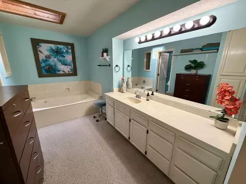 Bath - 3440 S Delaware Ave #129, Springfield, MO 65804 photo 3 of 6