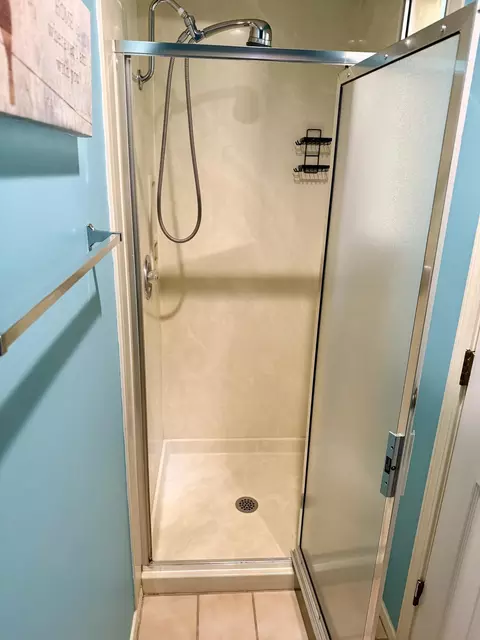 Bath - 3440 S Delaware Ave #129, Springfield, MO 65804 photo 6 of 6