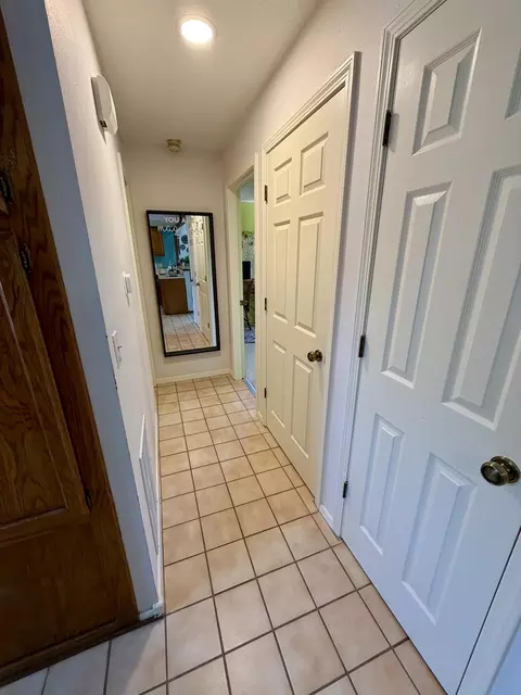 Entry Way - 3440 S Delaware Ave #129, Springfield, MO 65804 photo 1 of 4