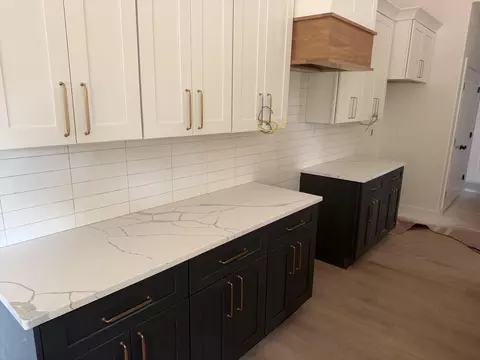 Kitchen - 1765 W Gaslight Dr, Springfield, MO 65810 photo 2 of 2
