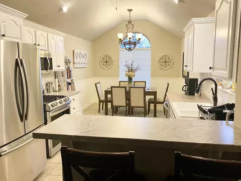 Kitchen - 3249 S Creekside Dr, Springfield, MO 65807 photo 1 of 4