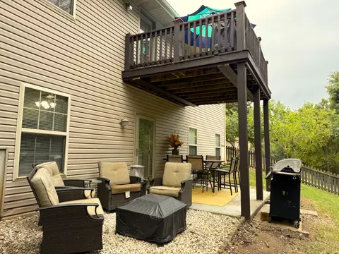 Exterior - 3249 S Creekside Dr, Springfield, MO 65807 photo 5 of 10