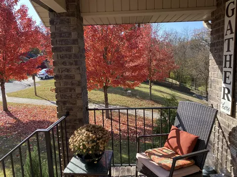 Exterior - 3249 S Creekside Dr, Springfield, MO 65807 photo 6 of 10