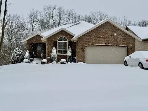 Exterior - 3249 S Creekside Dr, Springfield, MO 65807 photo 9 of 10