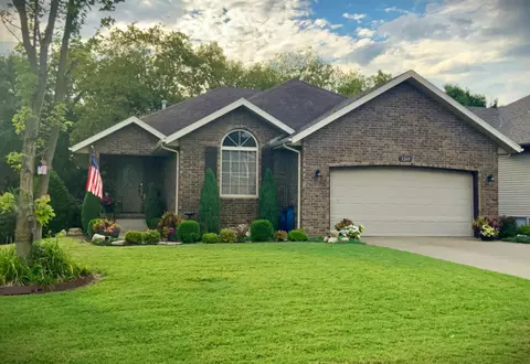 3249 S Creekside Dr, Springfield, MO 65807