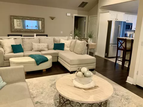 Living - 3249 S Creekside Dr, Springfield, MO 65807 photo 2 of 10