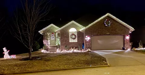 Exterior - 3249 S Creekside Dr, Springfield, MO 65807 photo 8 of 10