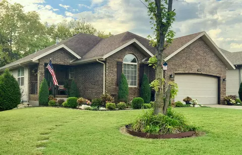 Exterior - 3249 S Creekside Dr, Springfield, MO 65807 photo 2 of 10