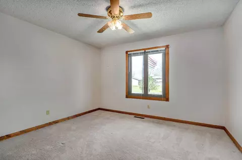 Bedroom - 1476 E Peartree Dr, Ozark, MO 65721 photo 6 of 9
