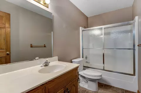 Bath - 1476 E Peartree Dr, Ozark, MO 65721 photo 6 of 6
