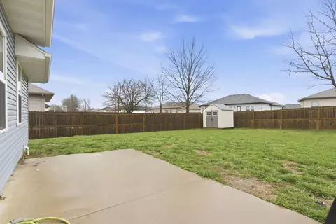 Exterior - 208 E Seminole St, Strafford, MO 65757 photo 5 of 13