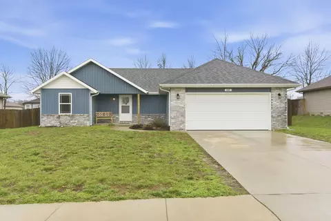 208 E Seminole St, Strafford, MO 65757