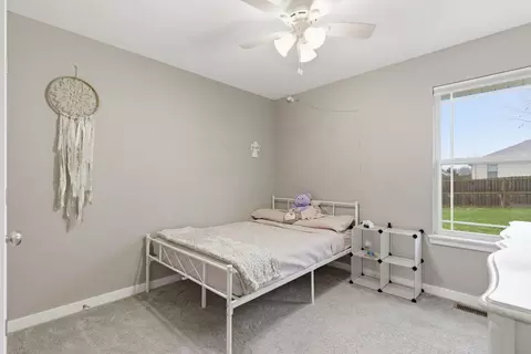 Bedroom - 208 E Seminole St, Strafford, MO 65757 photo 3 of 4