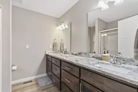 Bath - 208 E Seminole St, Strafford, MO 65757 photo 1 of 3