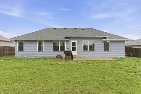 Exterior - 208 E Seminole St, Strafford, MO 65757 photo 10 of 13