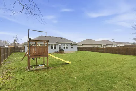 Exterior - 208 E Seminole St, Strafford, MO 65757 photo 9 of 13