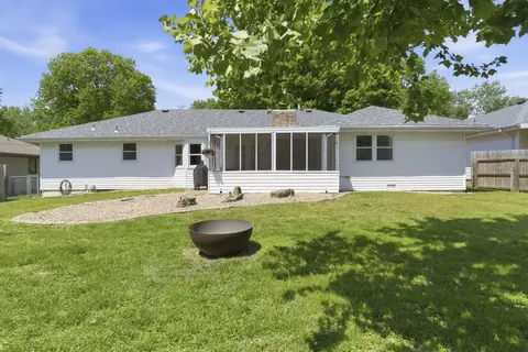 Exterior - 3056 E Rocklyn Rd, Springfield, MO 65804 photo 6 of 8