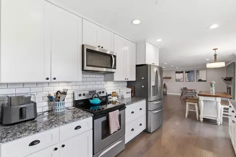 Kitchen - 3056 E Rocklyn Rd, Springfield, MO 65804 photo 4 of 4