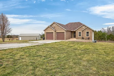 2459 Old Hillcrest Rd, Marshfield, MO 65706