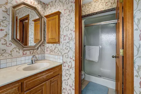Bath - 3508 E Sheffield Way, Springfield, MO 65802 photo 2 of 6
