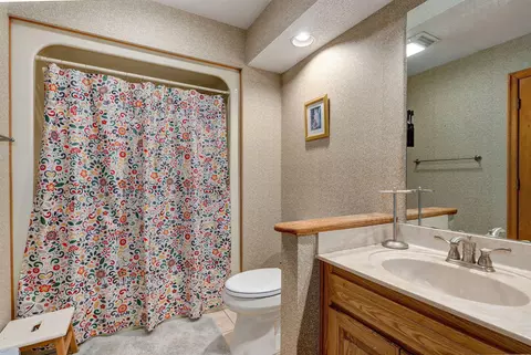 Bath - 3508 E Sheffield Way, Springfield, MO 65802 photo 4 of 6