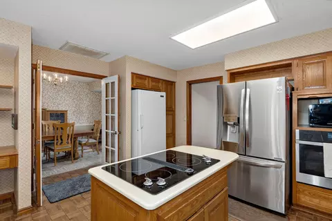 Kitchen - 3508 E Sheffield Way, Springfield, MO 65802 photo 4 of 6