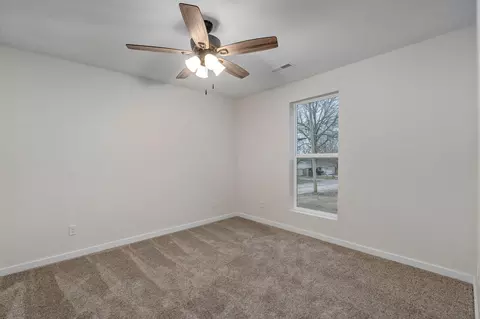 Bedroom - 1113 E Smith St, Springfield, MO 65803 photo 4 of 5