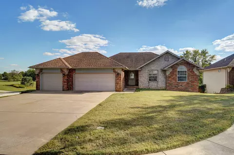 3582 N Thistlewood Ct, Springfield, MO 65803