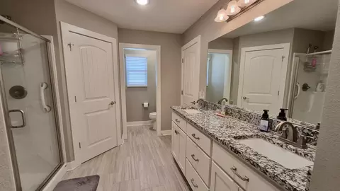 Bath - 2142 Buckhorn Rd, Ozark, MO 65721 photo 1 of 3