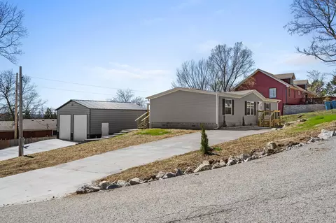 145 Grand Ave, Branson, MO 65616 photo 3