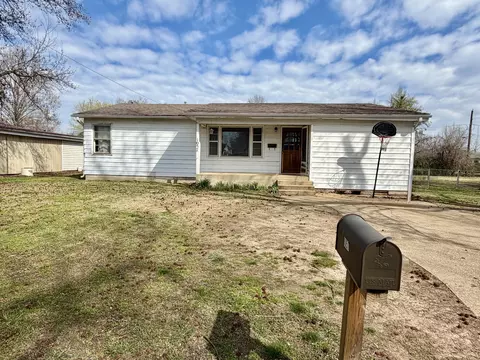 1057 7th St, West Plains, MO 65775