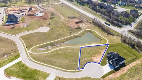 4734 E Meadowood Dr, Springfield, MO 65809