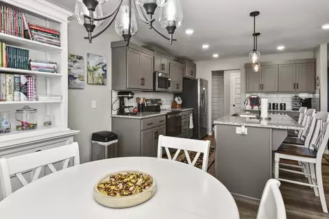 Kitchen - 2841 E Bradford St, Republic, MO 65738 photo 10 of 10