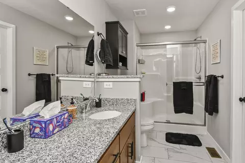 Bath - 2841 E Bradford St, Republic, MO 65738 photo 1 of 3