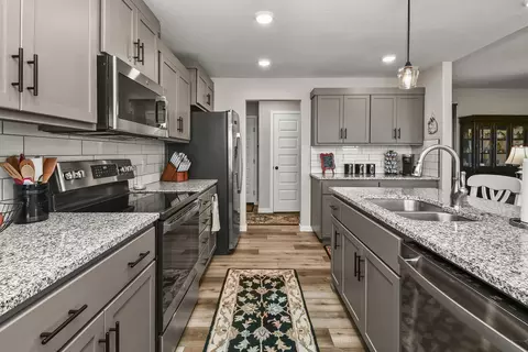 Kitchen - 2841 E Bradford St, Republic, MO 65738 photo 5 of 10