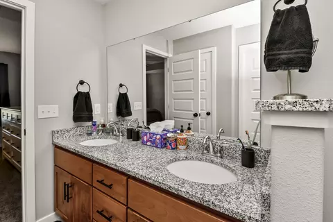 Bath - 2841 E Bradford St, Republic, MO 65738 photo 2 of 3