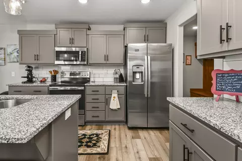 Kitchen - 2841 E Bradford St, Republic, MO 65738 photo 6 of 10