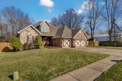 Exterior - 922 N Ridgemont Rd, Republic, MO 65738 photo 3 of 11