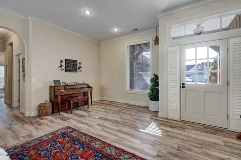 Entry Way - 922 N Ridgemont Rd, Republic, MO 65738 photo 2 of 3