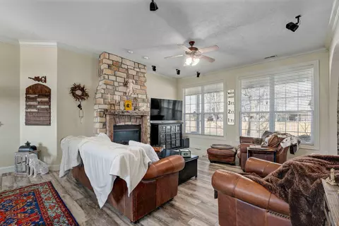 Living - 922 N Ridgemont Rd, Republic, MO 65738 photo 1 of 4