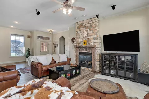 Living - 922 N Ridgemont Rd, Republic, MO 65738 photo 3 of 4