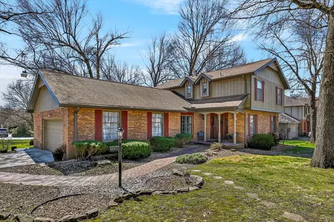 4164 E Oak Knoll St, Springfield, MO 65809 photo 2