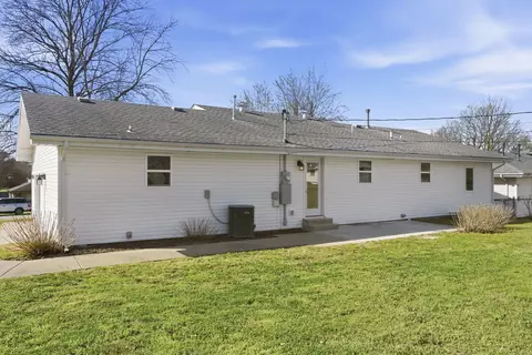 Exterior - 1255 E Bonaire Dr, Springfield, MO 65803 photo 6 of 6
