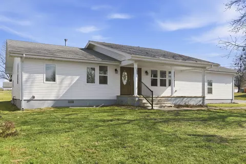 Exterior - 1255 E Bonaire Dr, Springfield, MO 65803 photo 2 of 6