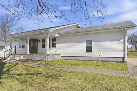 Exterior - 1255 E Bonaire Dr, Springfield, MO 65803 photo 3 of 6