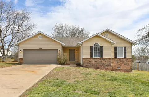 716 Daniel Ln, Willard, MO 65781