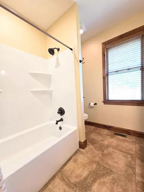 Bath - 332 Mint Ln, Ozark, MO 65721 photo 11 of 14