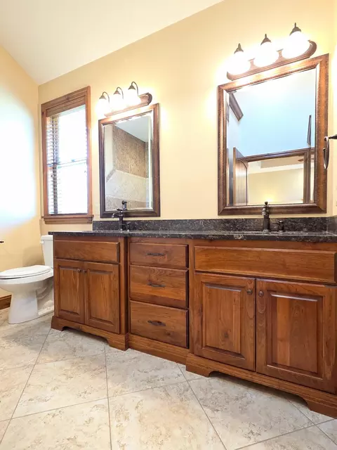 Bath - 332 Mint Ln, Ozark, MO 65721 photo 2 of 14